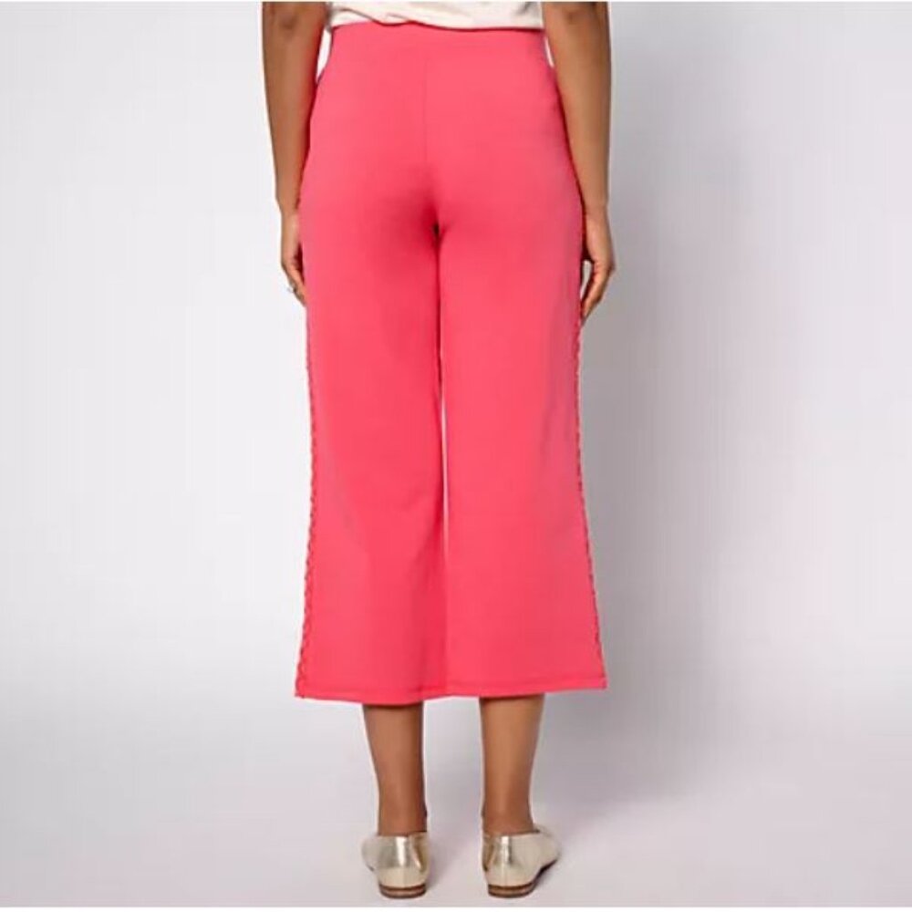 LOGO Life by Lori Goldstein Regular Cropped Wide-Leg with Crochet Details-White - Picture 2 of 4